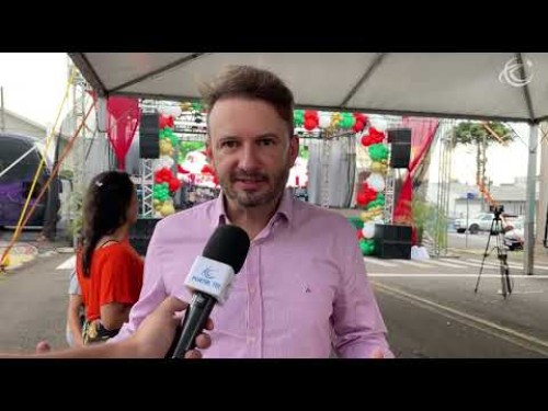 Dionísio Cerqueira - Belas apresentações marcam o início do Natal com festa especial e chegada do Papai Noel
