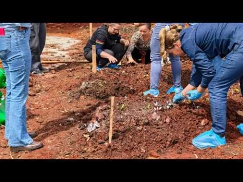 Pranchita recebe curso para implantação e manutenção de horta comunitária