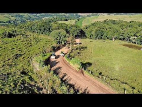 Barracão intensifica melhorias nas estradas do interior e amplia investimentos em infraestrutura