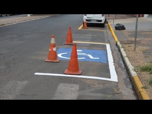 Estacionamento. O que se encaixa e o que não se encaixa nas normas do CONTRAN? Saiba mais!