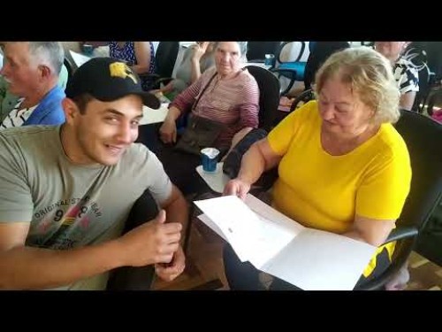 Dezesseis moradores do bairro Alvorada Alta recebem as escrituras de seus imóveis